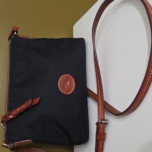 Dooney Y Bourke Nylon Crossboby  Pouchette